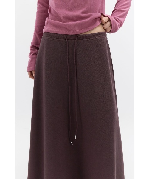 Studio Doe(スタジオドー)の「Studio Doe Knitted Drawstring A-line Skirt(スカート・レディース・ブラウン・SMALL/MEDIUM)」の4枚目の写真