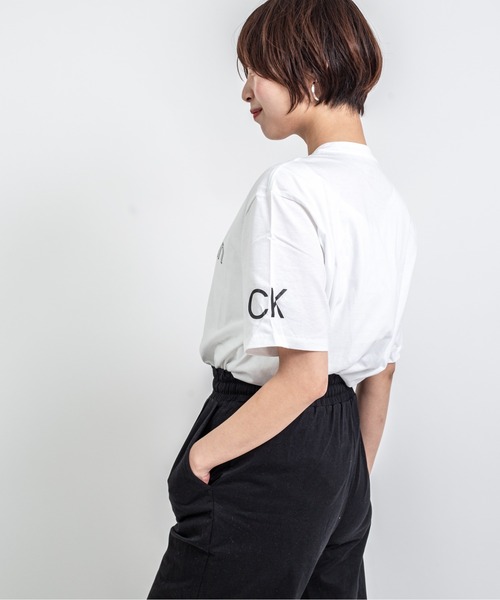 Calvin Klein(カルバン・クライン)の「【CALVIN KLEIN】ロゴTシャツ 半袖 シンプル クルーネック(Tシャツ/カットソー・メンズ・ホワイト/ベージュ/ブラック・SMALL/MEDIUM/LARGE/X-LARGE)」の9枚目の写真