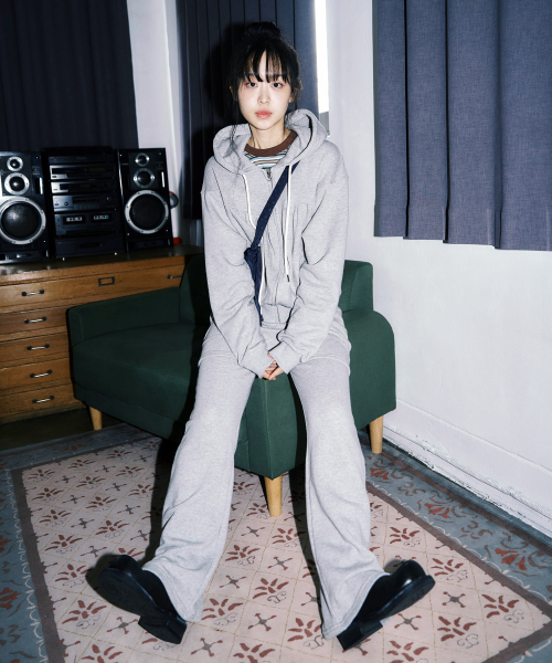KIJIKO(キジコ)の「ke106-Shirring Hooded Zip Up Melange Gray(パーカー・レディース・グレー・FREE)」の10枚目の写真
