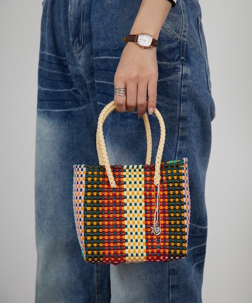 OJO DE MEX（オホデメックス）の「OJO DE MEX/オホデメックス Plastico Cago Tote - cube - Assort かごバッグ バスケット バケットバッグ ミニバッグ 2026年春夏（ハンドバッグ・レディース・その他/その他1/その他2/その他3/その他4/その他5/その他6/その他7/その他8/その他9・FREE）」の4枚目の写真