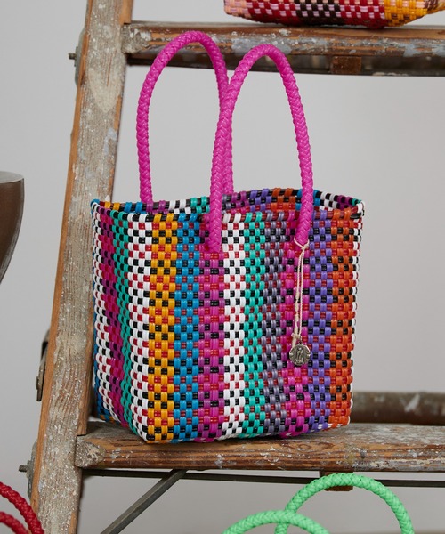 OJO DE MEX（オホデメックス）の「OJO DE MEX/オホデメックス Plastico Cago Tote - cube - Assort かごバッグ バスケット バケットバッグ ミニバッグ 2026年春夏（ハンドバッグ・レディース・その他/その他1/その他2/その他3/その他4/その他5/その他6/その他7/その他8/その他9・FREE）」の5枚目の写真
