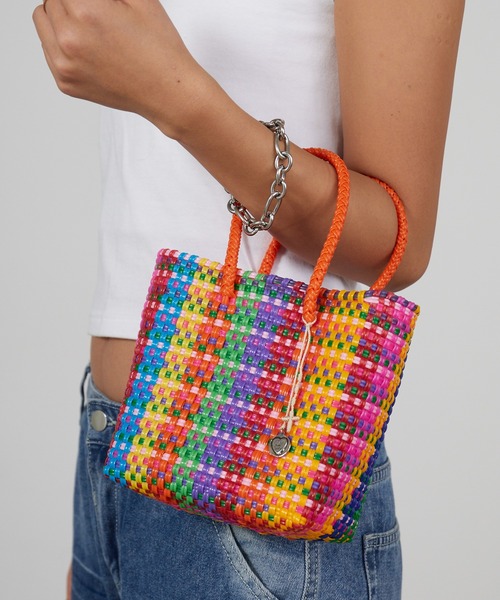 OJO DE MEX（オホデメックス）の「OJO DE MEX/オホデメックス Plastico Cago Tote - cube - Assort かごバッグ バスケット バケットバッグ ミニバッグ 2026年春夏（ハンドバッグ・レディース・その他/その他1/その他2/その他3/その他4/その他5/その他6/その他7/その他8/その他9・FREE）」の7枚目の写真