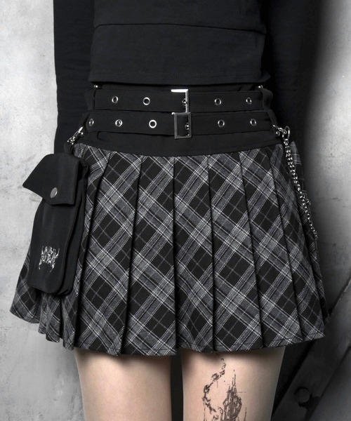 LAZYSLAY(レイジースレイ)の「チェーンプリーツスカート(スカート・レディース・ブラック/ブラック系その他・FREE)」の2枚目の写真