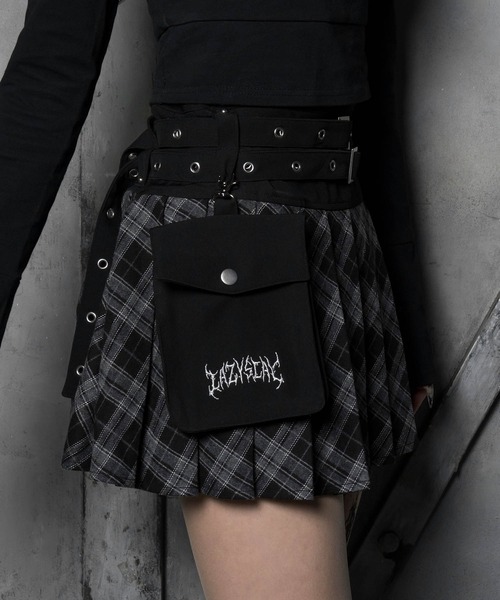 LAZYSLAY(レイジースレイ)の「チェーンプリーツスカート(スカート・レディース・ブラック/ブラック系その他・FREE)」の8枚目の写真