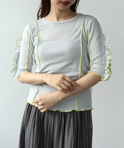 Cepica（セピカ）の「【MARECHAL TERRE / マルシャルテル】RUFFLE  SLEEVE TOPS（Tシャツ/カットソー・レディース・ブルー/ライトグレー/ブラック・FREE）」の2枚目の写真