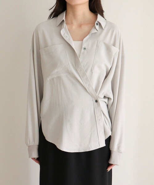 fredy emue(フレディエミュ)の「とろみカシュクールシャツ(シャツ/ブラウス・レディース・オフホワイト/ブラック/ライトグレー・38)」の21枚目の写真