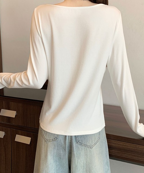 2ly2(トゥーリートゥー)の「リボンデザインカットソー / アシンメトリーネックトップス(Tシャツ/カットソー・レディース・ブルー/ブラック/ブラウン/ホワイト・FREE)」の16枚目の写真