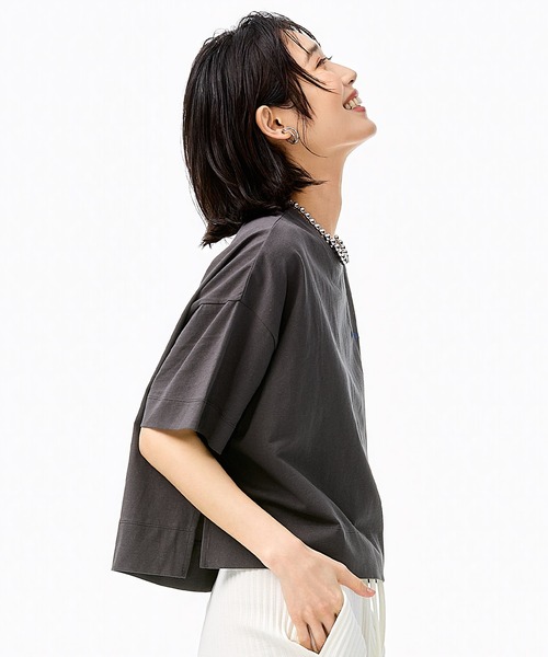 coca(coca)(コカ)の「ボックスシルエットロゴトップス(Tシャツ/カットソー・レディース・チャコール/アイボリー・L/M/S)」の11枚目の写真