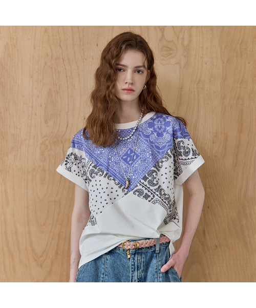 MAXZA(マージャコレクション)の「ペイズリーバンダナ配色ラウンドネックTシャツ(Tシャツ/カットソー・レディース・ホワイト/ブラック・FREE)」の1枚目の写真