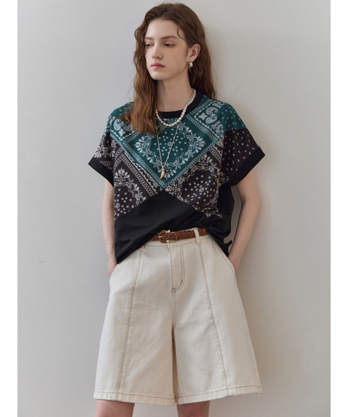 MAXZA(マージャコレクション)の「ペイズリーバンダナ配色ラウンドネックTシャツ(Tシャツ/カットソー・レディース・ホワイト/ブラック・FREE)」の5枚目の写真