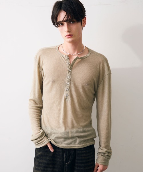 Shoowtime(ショウタイム)の「Natural drape henley top / ナチュラルドレープヘンリーカットソー(Tシャツ/カットソー・メンズ・ライトグレー/ブラック・MEDIUM/LARGE/X-LARGE)」の3枚目の写真