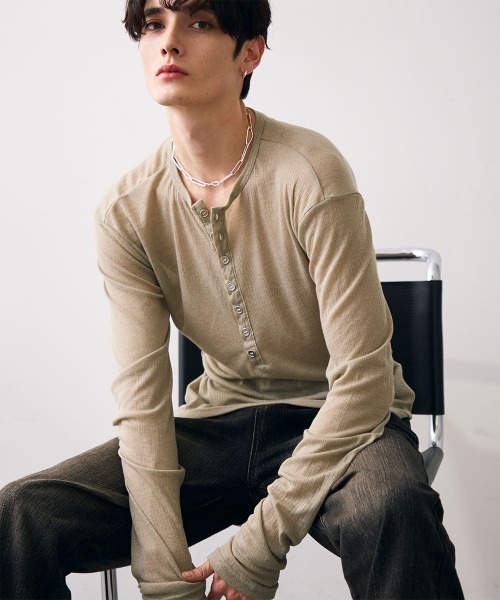 Shoowtime(ショウタイム)の「Natural drape henley top / ナチュラルドレープヘンリーカットソー(Tシャツ/カットソー・メンズ・ライトグレー/ブラック・MEDIUM/LARGE/X-LARGE)」の10枚目の写真