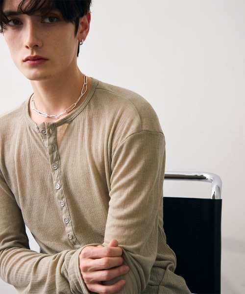 Shoowtime(ショウタイム)の「Natural drape henley top / ナチュラルドレープヘンリーカットソー(Tシャツ/カットソー・メンズ・ライトグレー/ブラック・MEDIUM/LARGE/X-LARGE)」の12枚目の写真