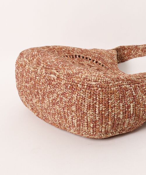 STELLA McCARTNEY(ステラマッカートニー)の「Logo Small Crochet Raffia Hobo Bag / ロゴ ラフィア クロシェ スモール ホーボーバッグ(トートバッグ・レディース・ナチュラル・ONE SIZE)」の3枚目の写真