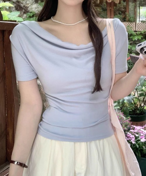 mielu(ミエル)の「ソフトドレープフィットトップス(シャツ/ブラウス・レディース・ブルー/ホワイト・LARGE/MEDIUM)」の1枚目の写真