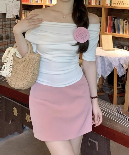 mielu(ミエル)の「ソフトドレープフィットトップス(シャツ/ブラウス・レディース・ブルー/ホワイト・LARGE/MEDIUM)」の4枚目の写真