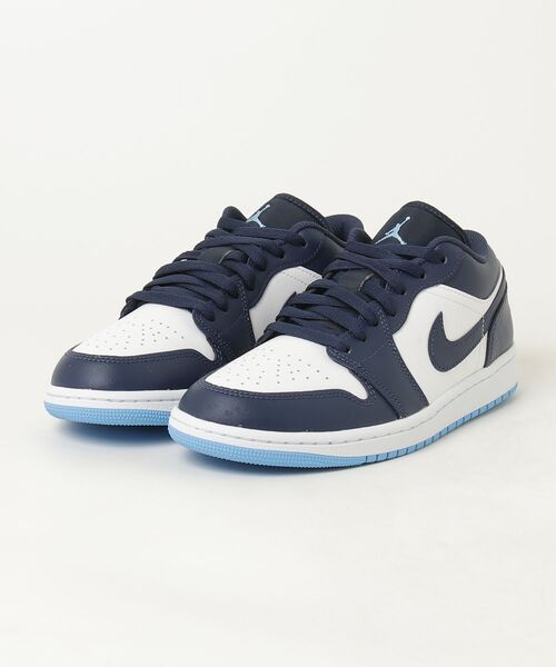 JORDAN BRAND(ジョーダンブランド)の「AIR JORDAN 1 LOW(スニーカー・メンズ・ネイビー・28.0cm/27.5cm/27.0cm/26.5cm/26.0cm)」の1枚目の写真