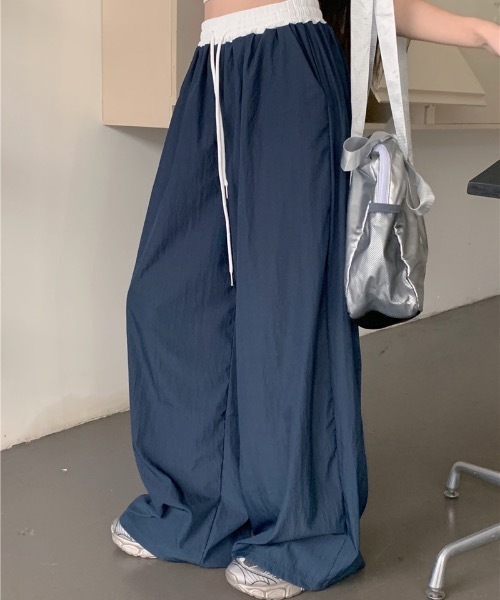 Teem Store(チームストア)の「ウエスト切り替えナイロンイージーパンツ(その他パンツ・レディース・ブラック/ネイビー・S/M)」の12枚目の写真