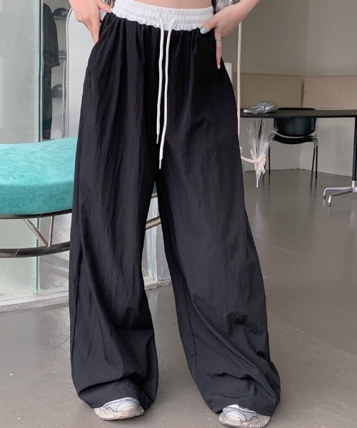 Teem Store(チームストア)の「ウエスト切り替えナイロンイージーパンツ(その他パンツ・レディース・ブラック/ネイビー・S/M)」の3枚目の写真