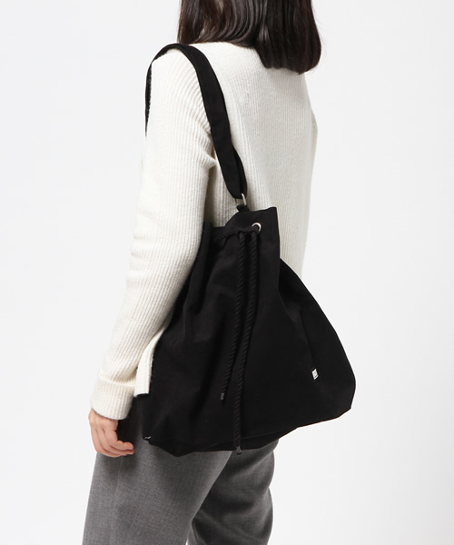 WHO'S WHO gallery(フーズフーギャラリー)の「【DCMT】Squeeze Tote(ショルダーバッグ・レディース・ホワイト/グレー/ブラック・FREE)」の9枚目の写真