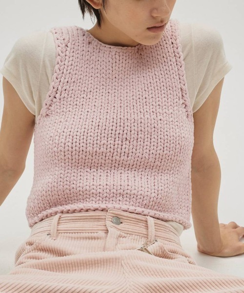 TODAYFUL(トゥデイフル)の「Hand Knit Vest 12610512(その他アウター・レディース・ブラック/オフホワイト/ピンク・FREE)」の3枚目の写真