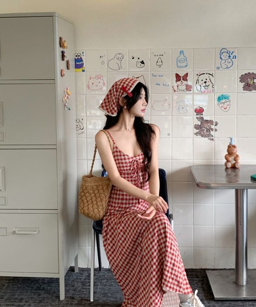 AsheKsha（アシクシャ）の「フレンチレトロ赤白チェック柄キャミワンピース（ワンピース・レディース・レッド・F）」の16枚目の写真