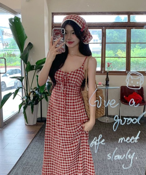 AsheKsha（アシクシャ）の「フレンチレトロ赤白チェック柄キャミワンピース（ワンピース・レディース・レッド・F）」の17枚目の写真