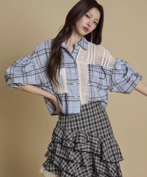 FAVORITO(ファヴォリート)の「ドッキングチェック柄シャツ(シャツ/ブラウス・レディース・ベージュ/ブルー・F)」の13枚目の写真