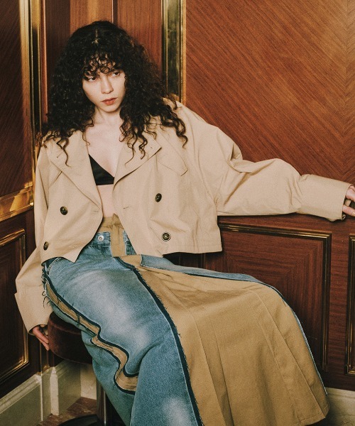 Ameri(アメリ)の「DRAWSTRING YOKE TRENCH SHORT COAT(トレンチコート・レディース・ベージュ・SMALL/MEDIUM)」の3枚目の写真