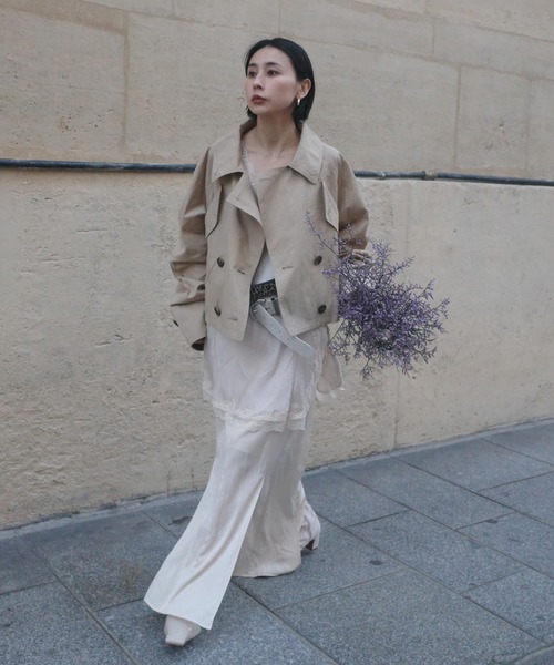 Ameri(アメリ)の「DRAWSTRING YOKE TRENCH SHORT COAT(トレンチコート・レディース・ベージュ・SMALL/MEDIUM)」の18枚目の写真