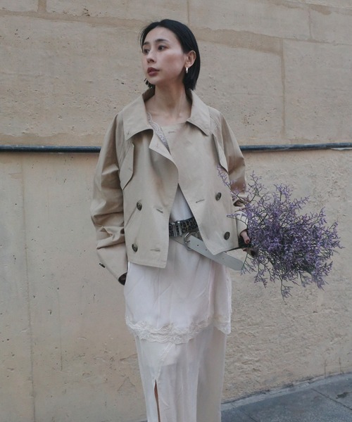 Ameri(アメリ)の「DRAWSTRING YOKE TRENCH SHORT COAT(トレンチコート・レディース・ベージュ・SMALL/MEDIUM)」の16枚目の写真