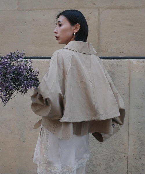 Ameri(アメリ)の「DRAWSTRING YOKE TRENCH SHORT COAT(トレンチコート・レディース・ベージュ・SMALL/MEDIUM)」の19枚目の写真
