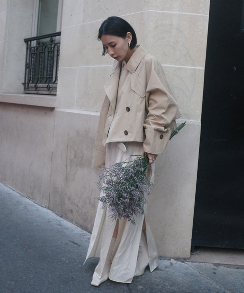 Ameri(アメリ)の「DRAWSTRING YOKE TRENCH SHORT COAT(トレンチコート・レディース・ベージュ・SMALL/MEDIUM)」の20枚目の写真