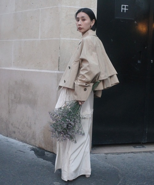 Ameri(アメリ)の「DRAWSTRING YOKE TRENCH SHORT COAT(トレンチコート・レディース・ベージュ・SMALL/MEDIUM)」の21枚目の写真