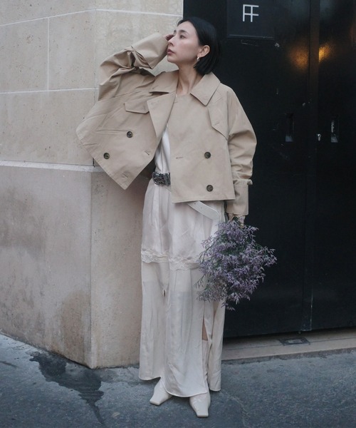 Ameri(アメリ)の「DRAWSTRING YOKE TRENCH SHORT COAT(トレンチコート・レディース・ベージュ・SMALL/MEDIUM)」の22枚目の写真