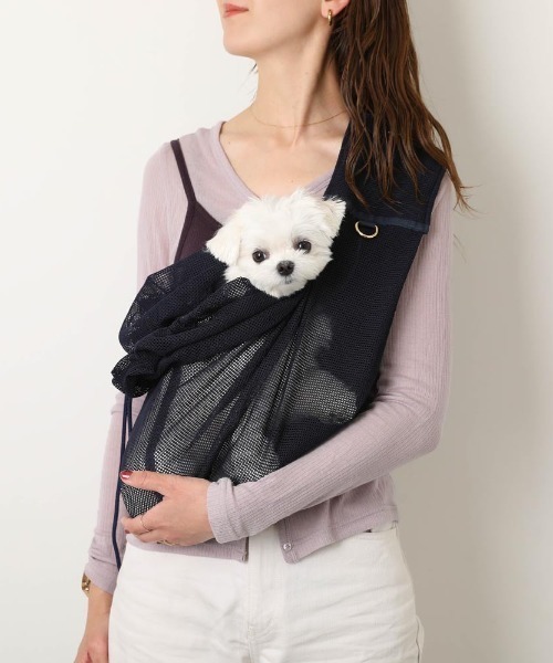 moncheri（モンシェリ）の「メッシュワイドドッグスリング（ペット用キャリーケース・レディース・ネイビー/アイボリー・L/M/S）」の3枚目の写真