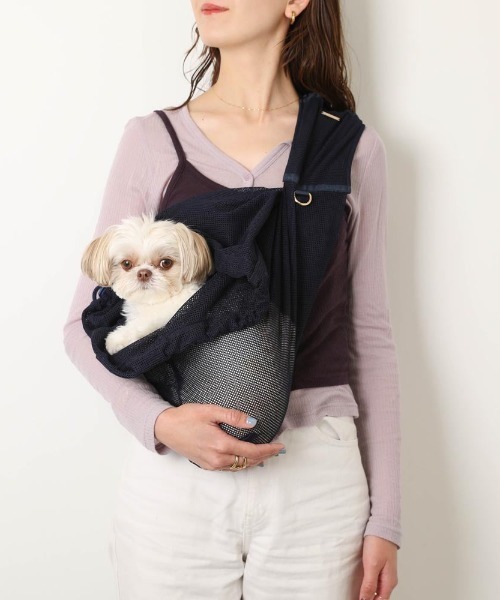moncheri（モンシェリ）の「メッシュワイドドッグスリング（ペット用キャリーケース・レディース・ネイビー/アイボリー・L/M/S）」の6枚目の写真