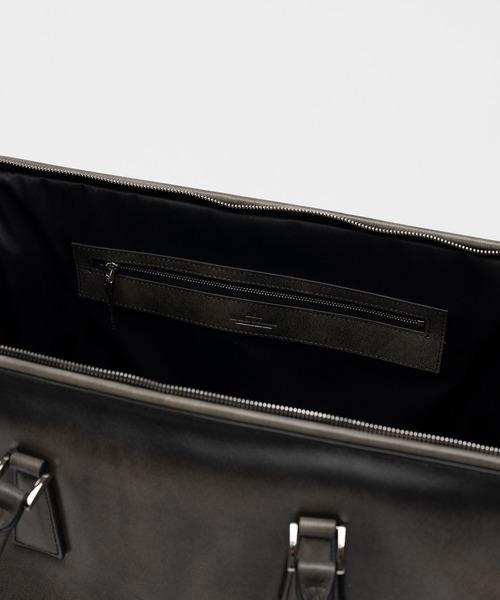 Maison MIHARA YASUHIRO（メゾンミハラヤスヒロ）の「"VINTAGE" Boston Bag Large（ショルダーバッグ・レディース・ブラウン/ブラック・FREE）」の9枚目の写真