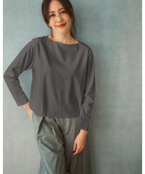 DoCLASSE( ドゥクラッセ)の「ワイドフォルム/長袖・DoT(Tシャツ/カットソー・レディース・ホワイト/ライトグレー/ブラック/チャコール/ダークネイビー/グリーン・LL/3L/L/M)」の4枚目の写真