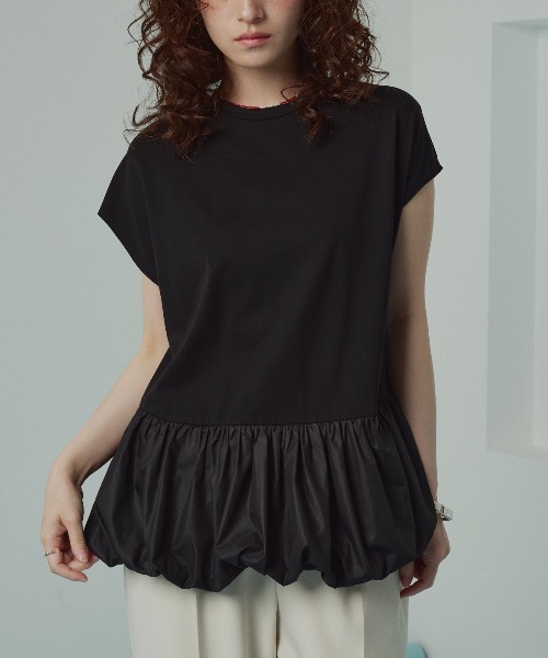 W:Huku(フーク)の「ドッキングバルーンペプラムトップス / Docked Balloon Peplum Tops(Tシャツ/カットソー・レディース・ブラック/オフホワイト・FREE)」の1枚目の写真
