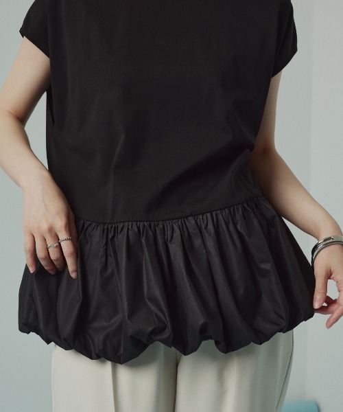 W:Huku(フーク)の「ドッキングバルーンペプラムトップス / Docked Balloon Peplum Tops(Tシャツ/カットソー・レディース・ブラック/オフホワイト・FREE)」の7枚目の写真