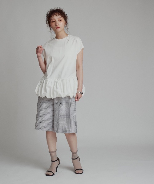 W:Huku(フーク)の「ドッキングバルーンペプラムトップス / Docked Balloon Peplum Tops(Tシャツ/カットソー・レディース・ブラック/オフホワイト・FREE)」の18枚目の写真