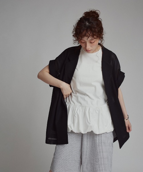 W:Huku(フーク)の「ドッキングバルーンペプラムトップス / Docked Balloon Peplum Tops(Tシャツ/カットソー・レディース・ブラック/オフホワイト・FREE)」の21枚目の写真