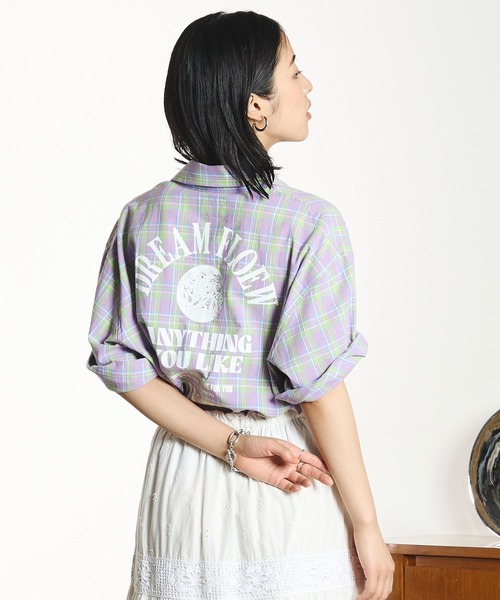 ROSE BUD(ローズバッド)の「OKIRAKU×ROSEBUD/BACKPRINT CHECK SHIRT(シャツ/ブラウス・レディース・ライトパープル/イエロー・ONE SIZE)」の2枚目の写真