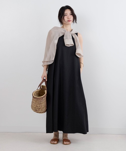 MICA&DEAL(マイカ&ディール)の「杢調ツイルタンブラーノースリーブワンピース(ワンピース・レディース・グレイッシュベージュ/ブラック・FREE)」の3枚目の写真
