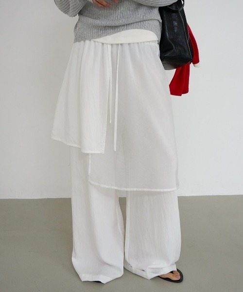 FAVORITO(ファヴォリート)の「レイヤード風ワイドパンツ(その他パンツ・レディース・ホワイト/ブラック・F)」の1枚目の写真
