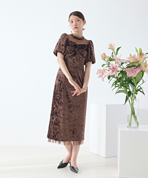 Kana(カナ)の「クラッシュベロア×ラインストーンIラインワンピースドレス(ドレス・レディース・ブラウン/グレー/ブラック・M)」の3枚目の写真