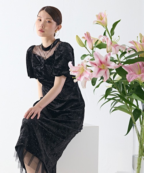 Kana(カナ)の「クラッシュベロア×ラインストーンIラインワンピースドレス(ドレス・レディース・ブラウン/グレー/ブラック・M)」の1枚目の写真