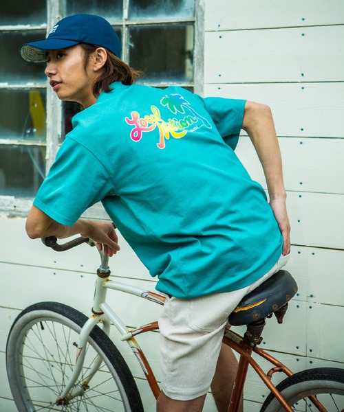 LOCALMOTION HAWAII(ローカルモーション ハワイ)の「【ZOZO限定カラー】サーフオリジナルロゴレインボープリントTシャツ(Tシャツ/カットソー・メンズ・ピンク/ミント/ホワイト・LARGE/X-LARGE/SMALL/MEDIUM)」の2枚目の写真
