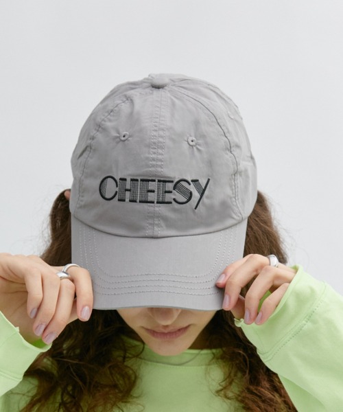 Auntie Rosa Holiday(アンティローザホリデー)の「CHESSYロゴ刺繍キャップ(キャップ・レディース・グレー/ブラック・FREE)」の1枚目の写真